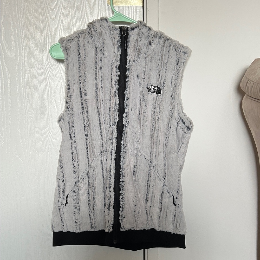 The North Face Women's Textured Gray Vest